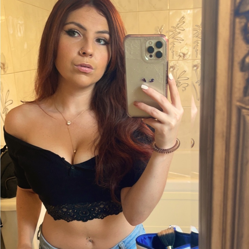 CUTE/SEXY MINI TOP W/ BUTTONS